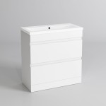 Pojemna, elegancka i funkcjonalna szafka w modnym białym kolorze